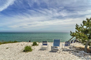 Stylish Condo with Private Ocean Overlook!